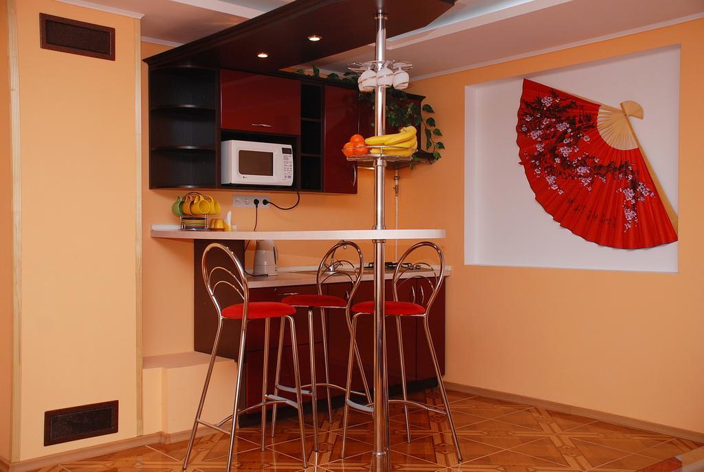 House In Bohatyrska Street Kiev Extérieur photo