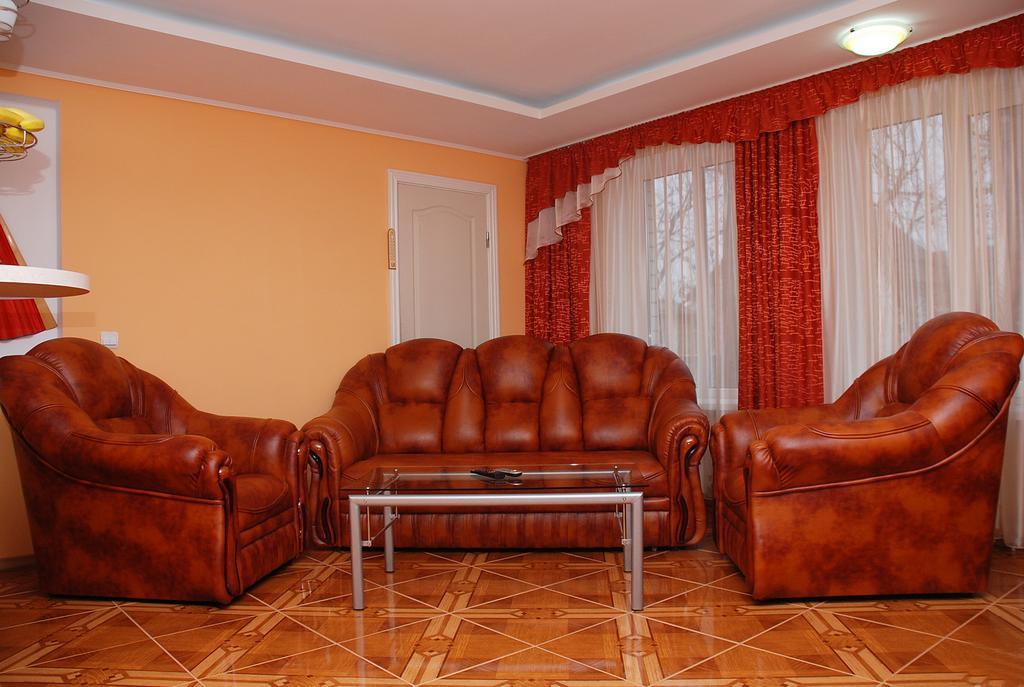 House In Bohatyrska Street Kiev Extérieur photo