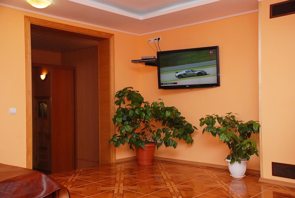 House In Bohatyrska Street Kiev Extérieur photo